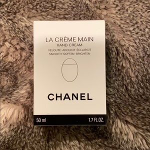*NEW* Chanel La Crème Main